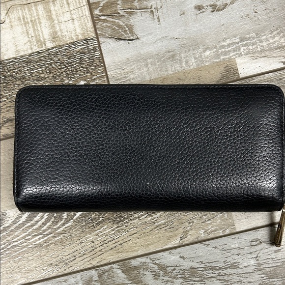 Michael Kors Black Wallet with Gold Details - Picture 2 of 10